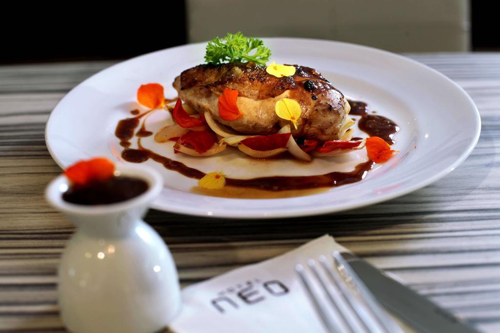 Hotel Neo - Kuta, Jelantik Legian  Luaran gambar
