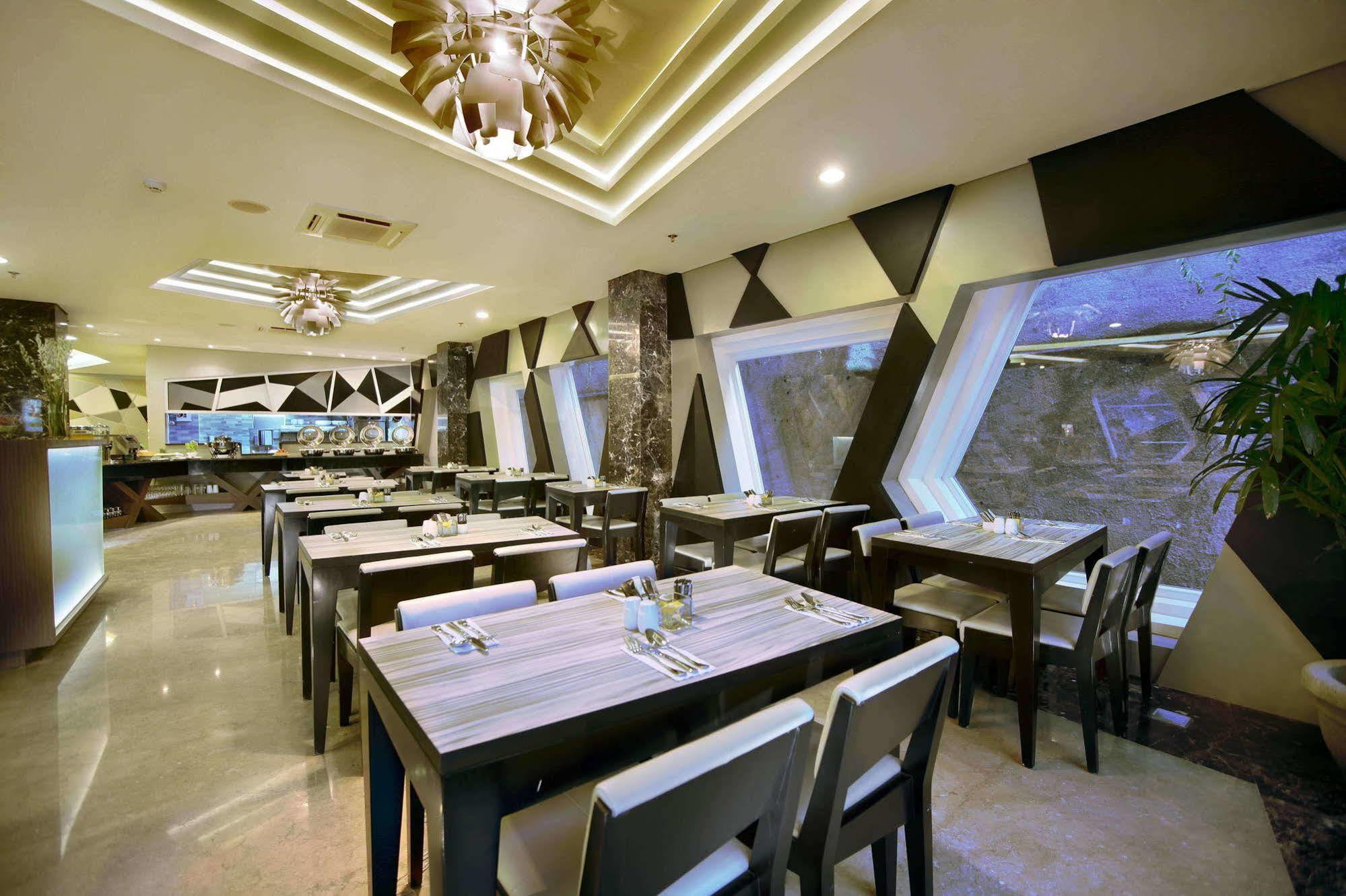 Hotel Neo - Kuta, Jelantik Legian  Luaran gambar